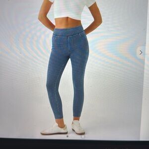BNWT Halara flex high waisted jegging